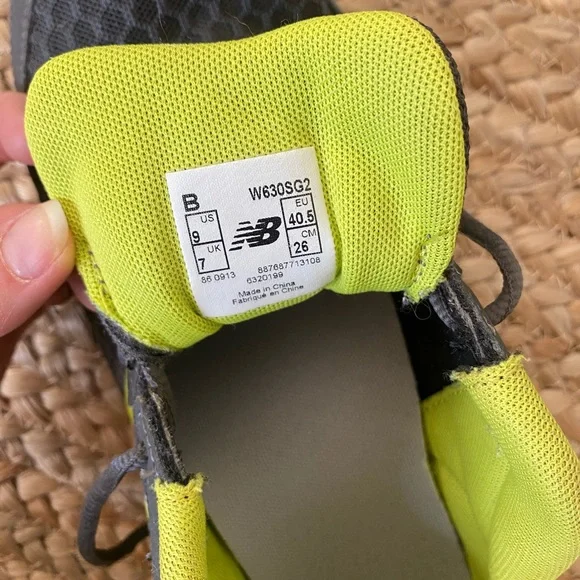 New Balance Sneakers Size 9 - Picture 2 of 6